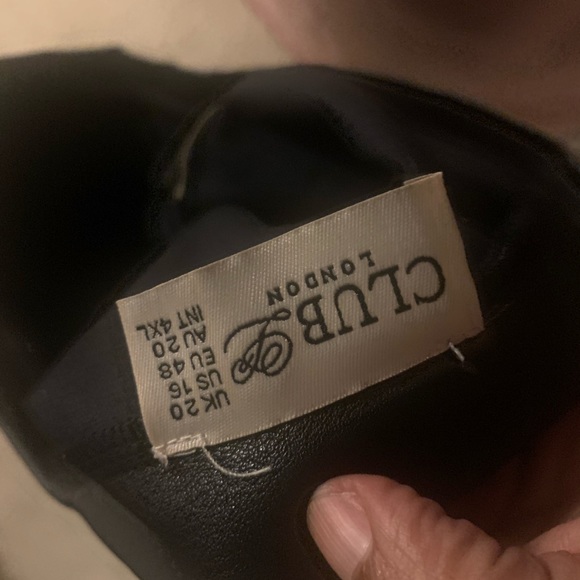 Leather like mini skirt - Picture 3 of 3